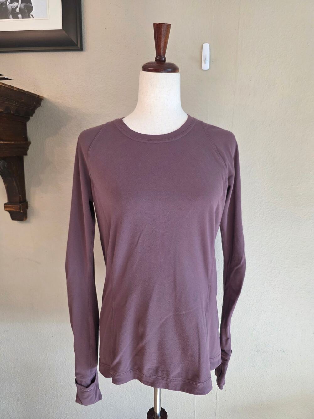 Lululemon Swiftly Tech Long Sleeve Athletic Workout Top Mauve Zippered Pocket 12